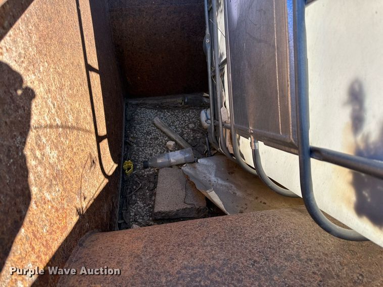 image for item DQ1531 W.E. Grace   pull type pneumatic roller