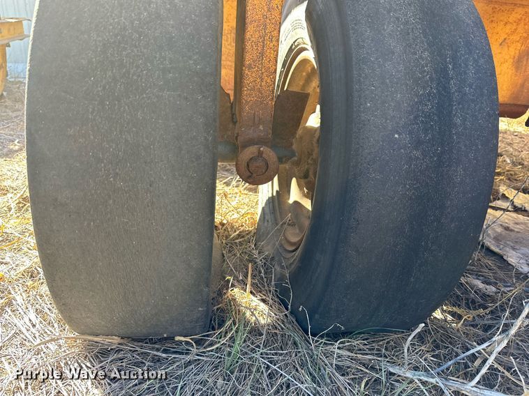 image for item DQ1531 W.E. Grace   pull type pneumatic roller