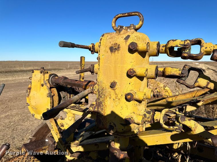 image for item DQ1540 Caterpillar  motor grader