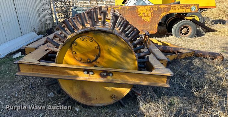 image for item DQ1541 Double drum sheeps foot compactor