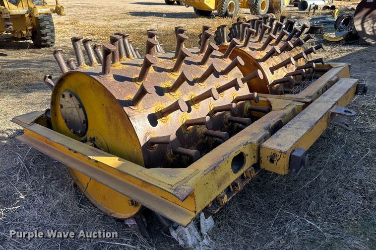 image for item DQ1541 Double drum sheeps foot compactor