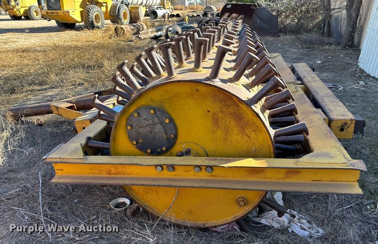 image for item DQ1541 Double drum sheeps foot compactor