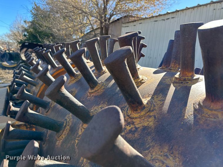 image for item DQ1541 Double drum sheeps foot compactor