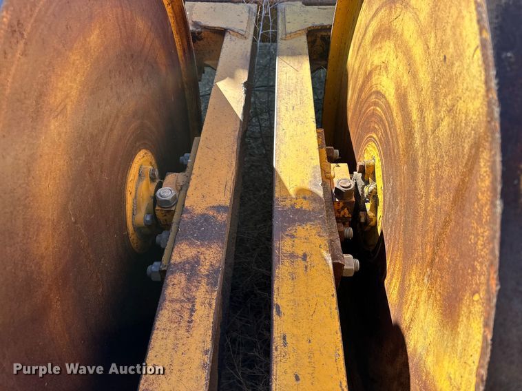 image for item DQ1541 Double drum sheeps foot compactor