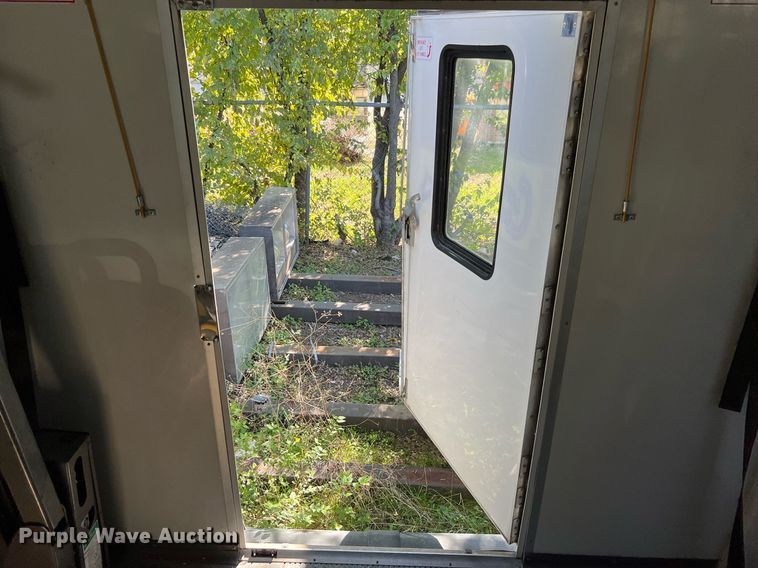 image for item DQ2306 2008 Ford E450  shuttle bus