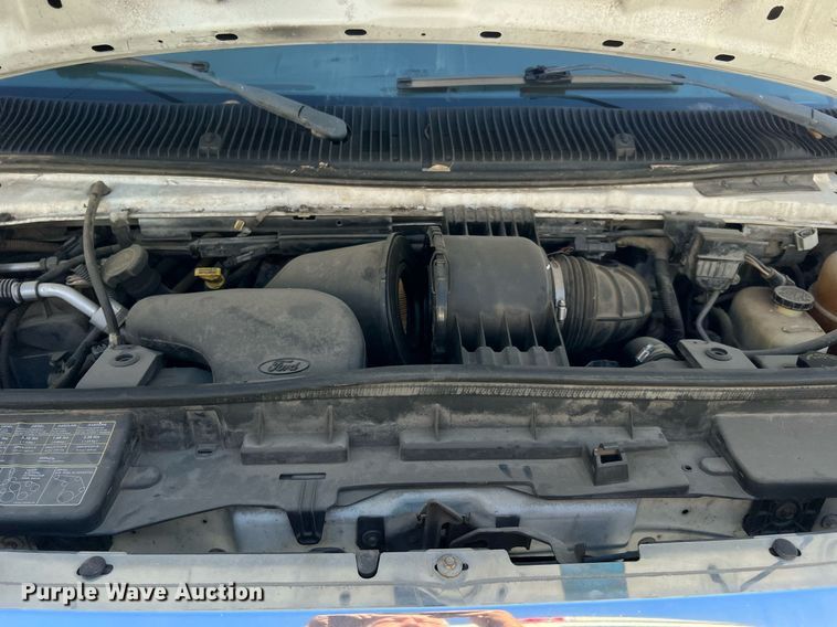 image for item DQ2306 2008 Ford E450  shuttle bus