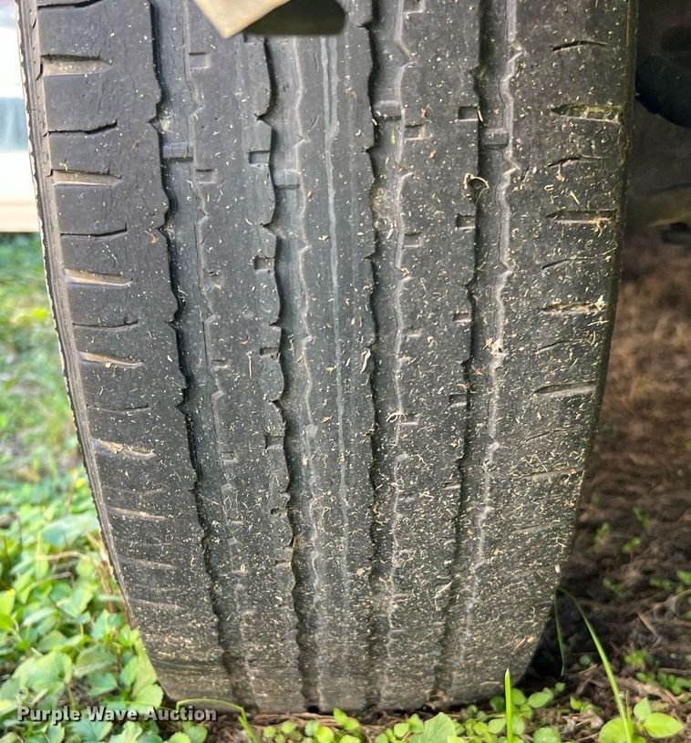 image for item DQ2306 2008 Ford E450  shuttle bus