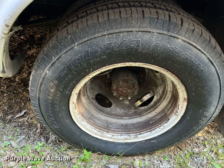 image for item DQ2306 2008 Ford E450  shuttle bus