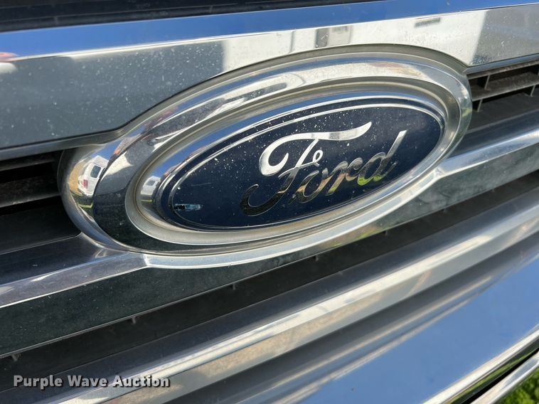 image for item DQ2306 2008 Ford E450  shuttle bus