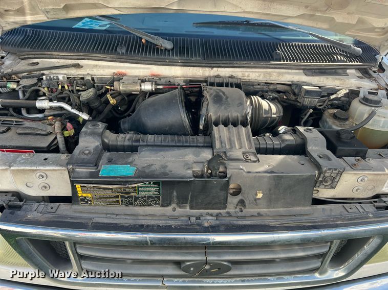 image for item DQ2307 2004 Ford E450  shuttle bus