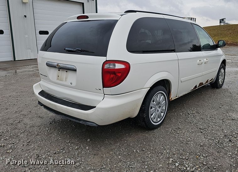 image for item DQ8491 2006 Chrysler Town & Country  van