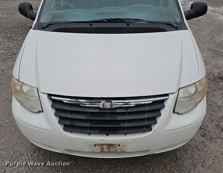 image for item DQ8491 2006 Chrysler Town & Country  van