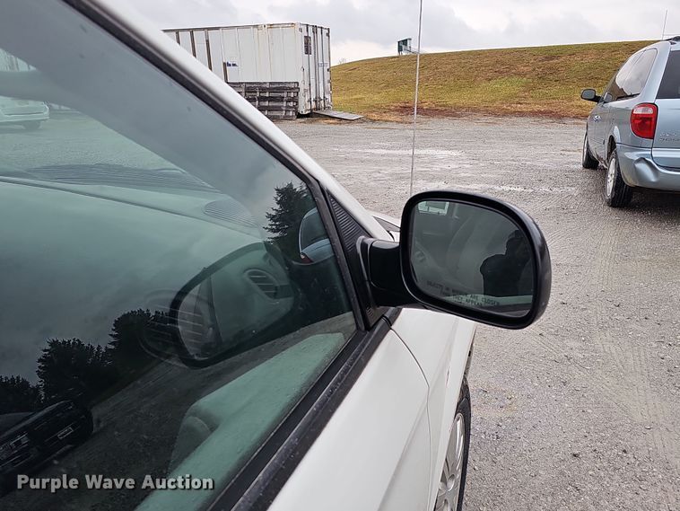 image for item DQ8491 2006 Chrysler Town & Country  van