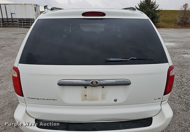 image for item DQ8491 2006 Chrysler Town & Country  van