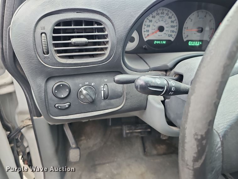 image for item DQ8491 2006 Chrysler Town & Country  van