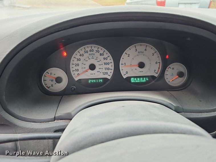 image for item DQ8491 2006 Chrysler Town & Country  van