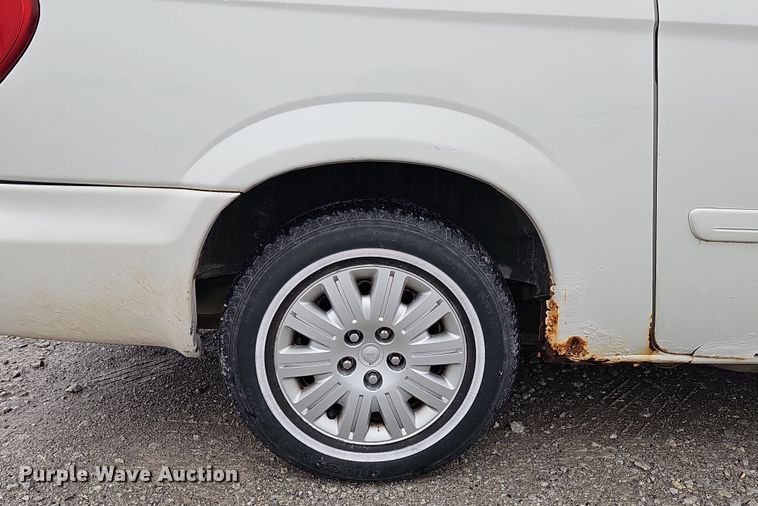 image for item DQ8491 2006 Chrysler Town & Country  van