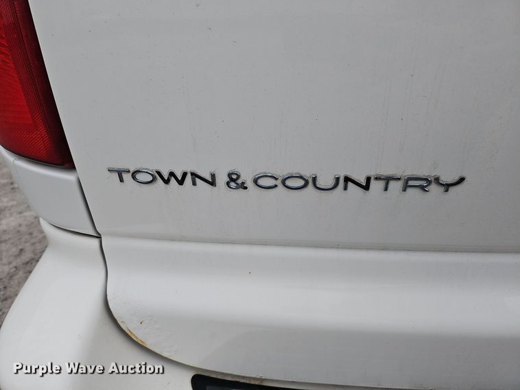 image for item DQ8491 2006 Chrysler Town & Country  van