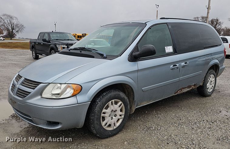 image for item DQ8492 2005 Dodge Grand Caravan  van