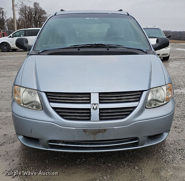 image for item DQ8492 2005 Dodge Grand Caravan  van