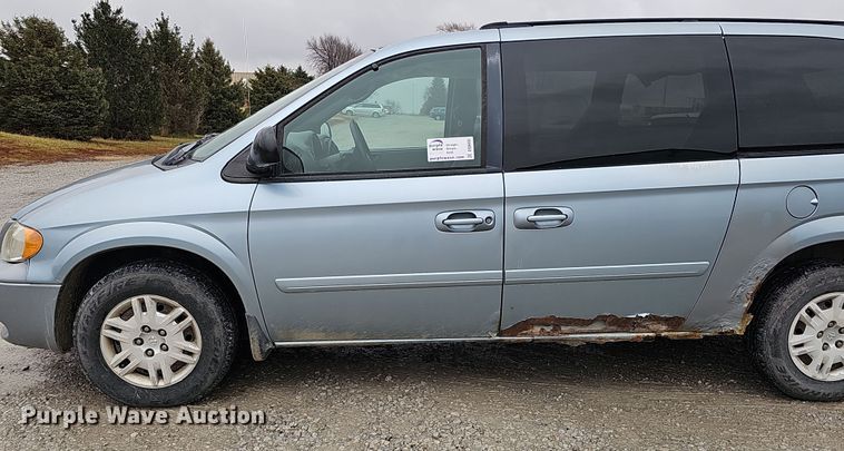 image for item DQ8492 2005 Dodge Grand Caravan  van