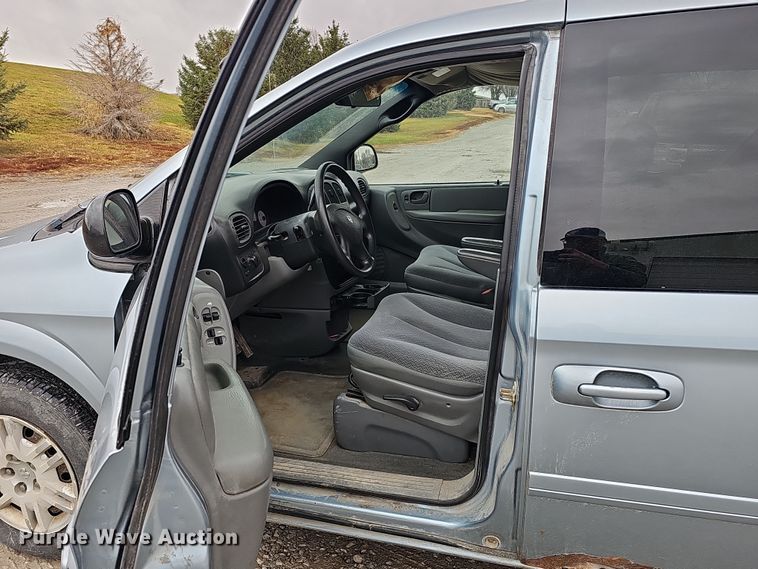 image for item DQ8492 2005 Dodge Grand Caravan  van