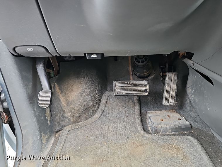 image for item DQ8492 2005 Dodge Grand Caravan  van