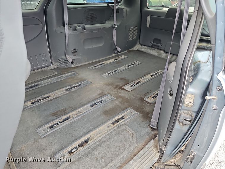 image for item DQ8492 2005 Dodge Grand Caravan  van