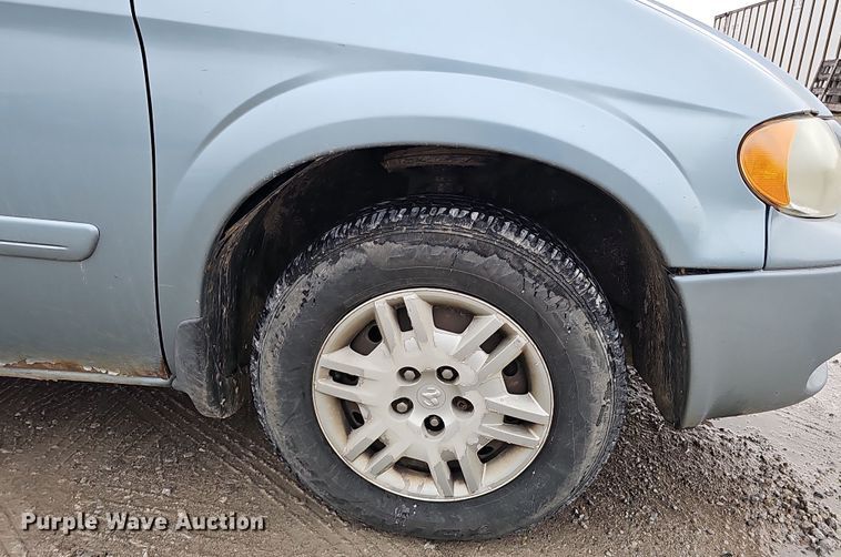 image for item DQ8492 2005 Dodge Grand Caravan  van
