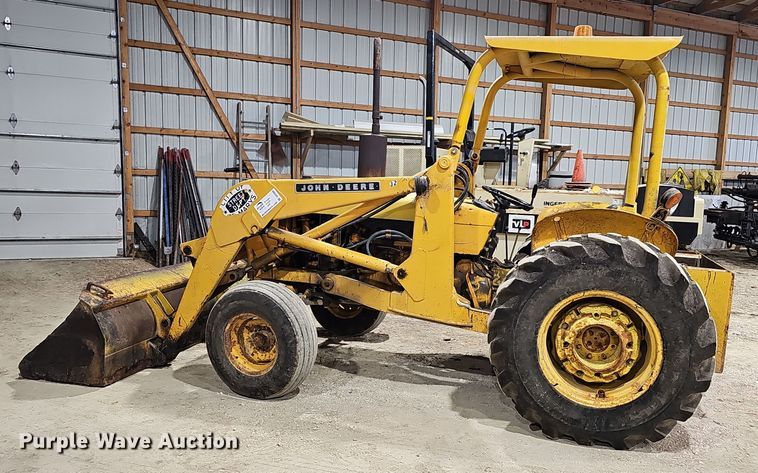 image for item DR5900 1977 John Deere 401CD  tractor