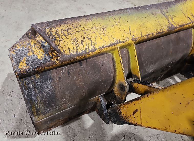 image for item DR5900 1977 John Deere 401CD  tractor