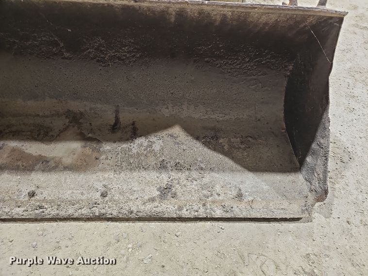 image for item DR5900 1977 John Deere 401CD  tractor