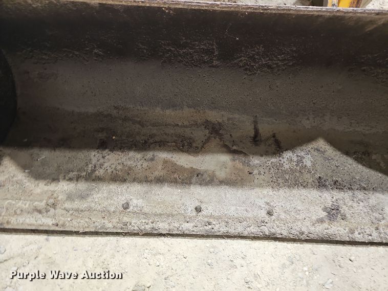 image for item DR5900 1977 John Deere 401CD  tractor