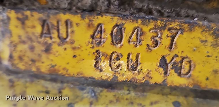 image for item DR5900 1977 John Deere 401CD  tractor