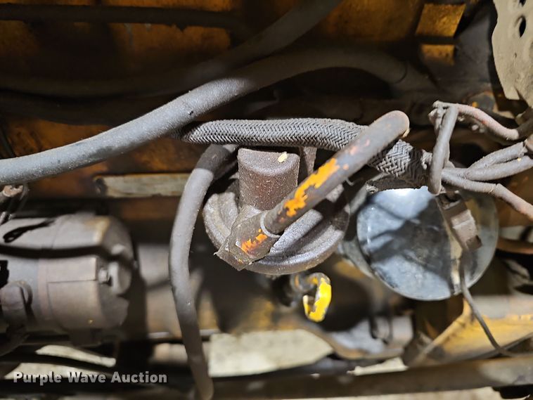 image for item DR5900 1977 John Deere 401CD  tractor