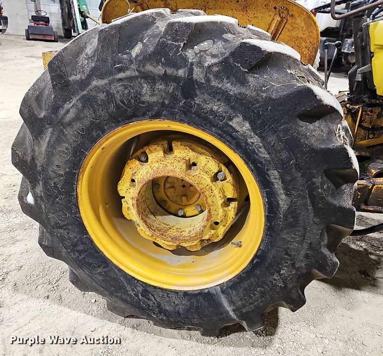 image for item DR5900 1977 John Deere 401CD  tractor