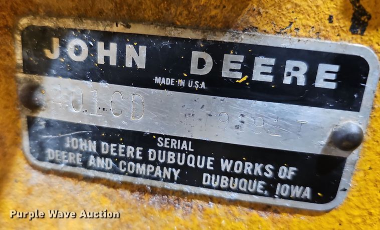 image for item DR5900 1977 John Deere 401CD  tractor