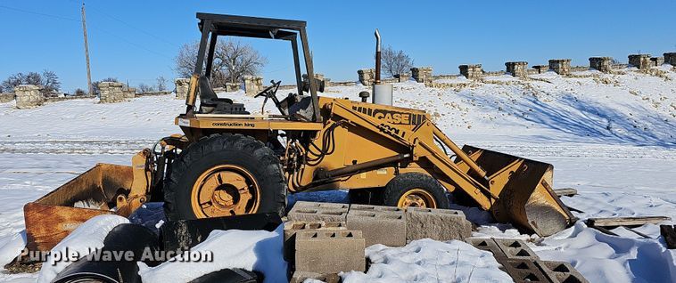 image for item DR5910 1981 Case 480D  landscape tractor