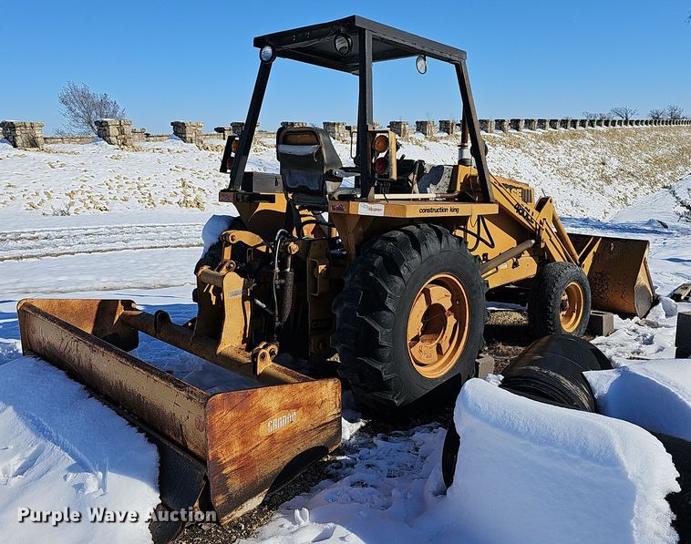 image for item DR5910 1981 Case 480D  landscape tractor