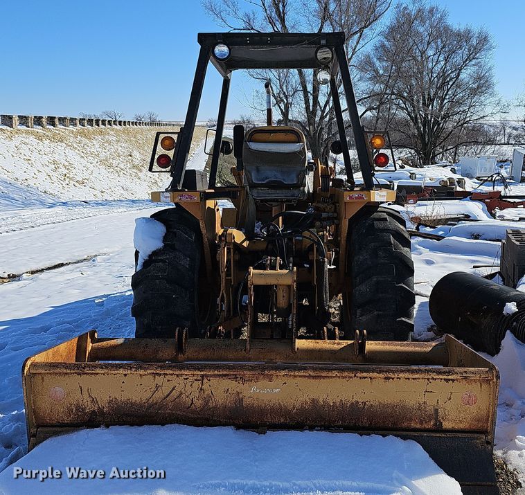 image for item DR5910 1981 Case 480D  landscape tractor