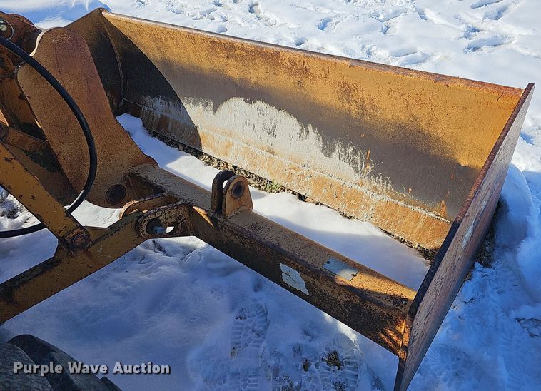 image for item DR5910 1981 Case 480D  landscape tractor