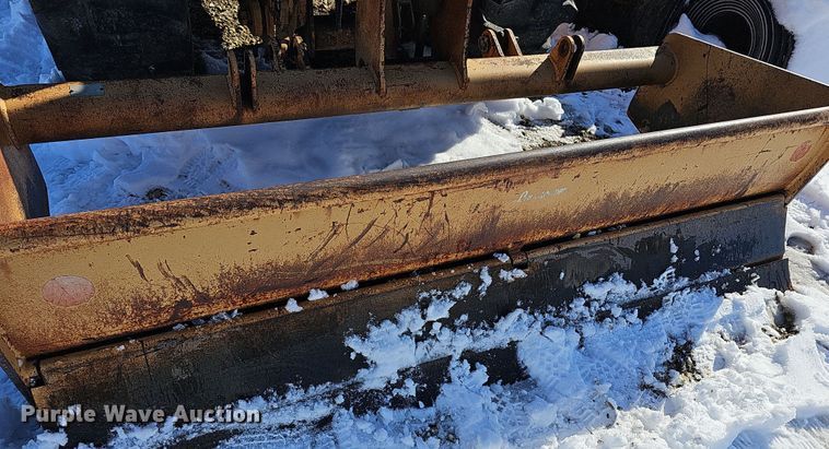 image for item DR5910 1981 Case 480D  landscape tractor