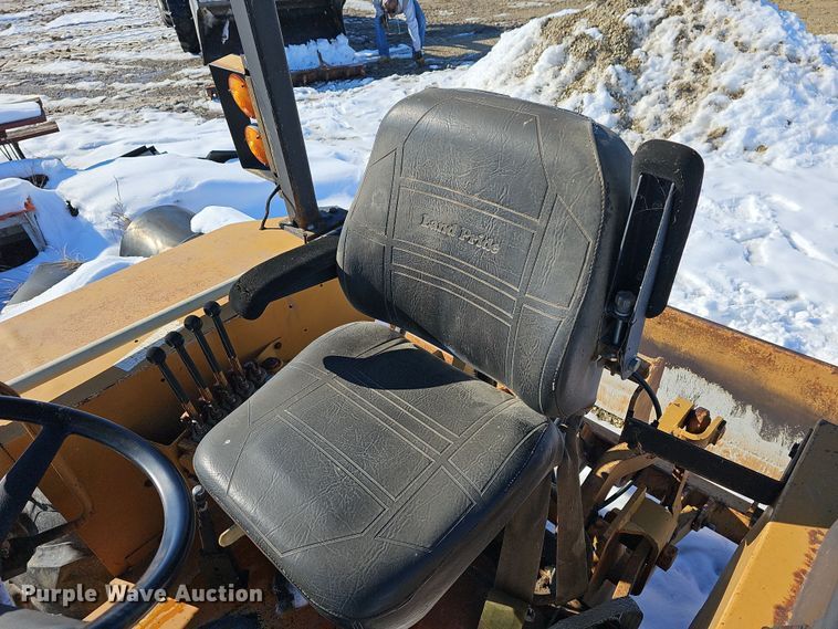 image for item DR5910 1981 Case 480D  landscape tractor