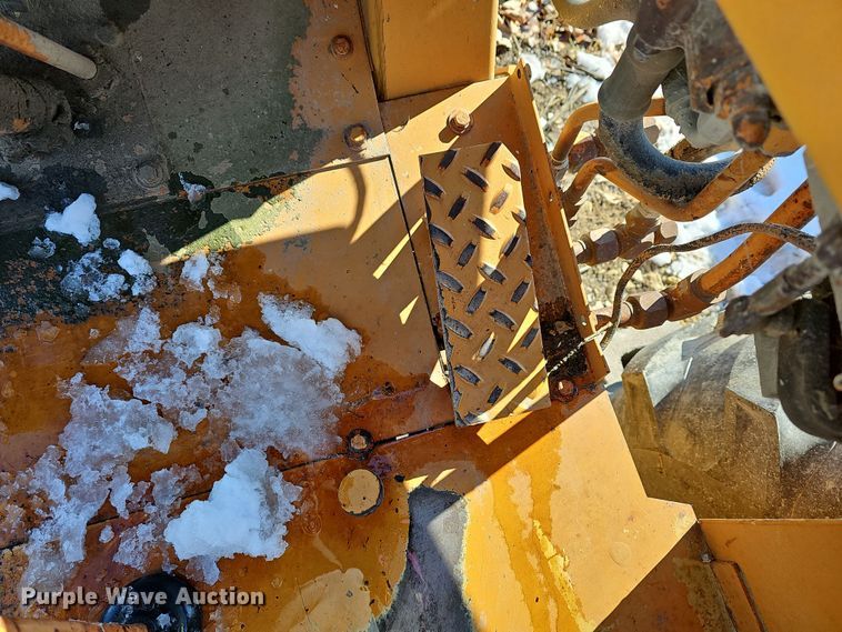 image for item DR5910 1981 Case 480D  landscape tractor