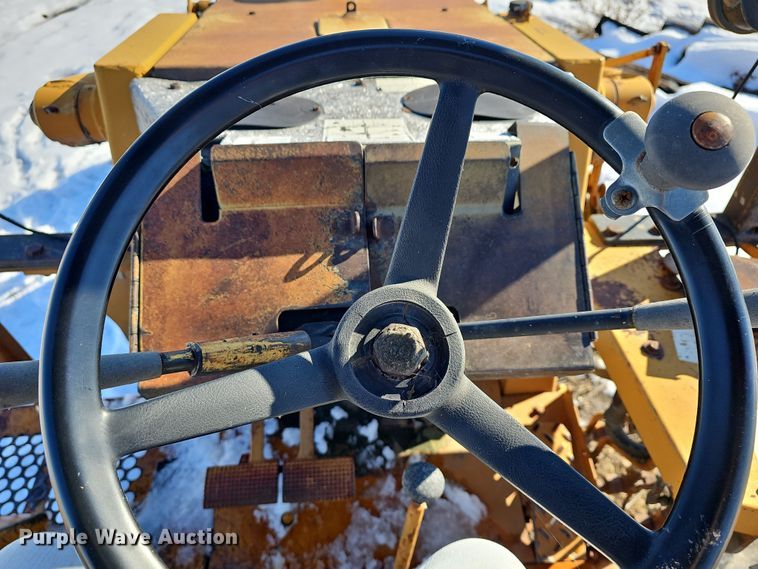 image for item DR5910 1981 Case 480D  landscape tractor