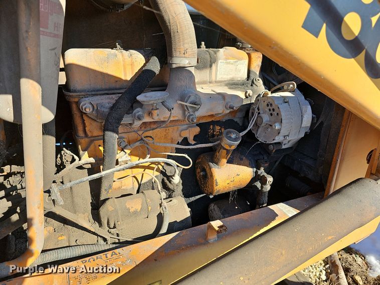 image for item DR5910 1981 Case 480D  landscape tractor