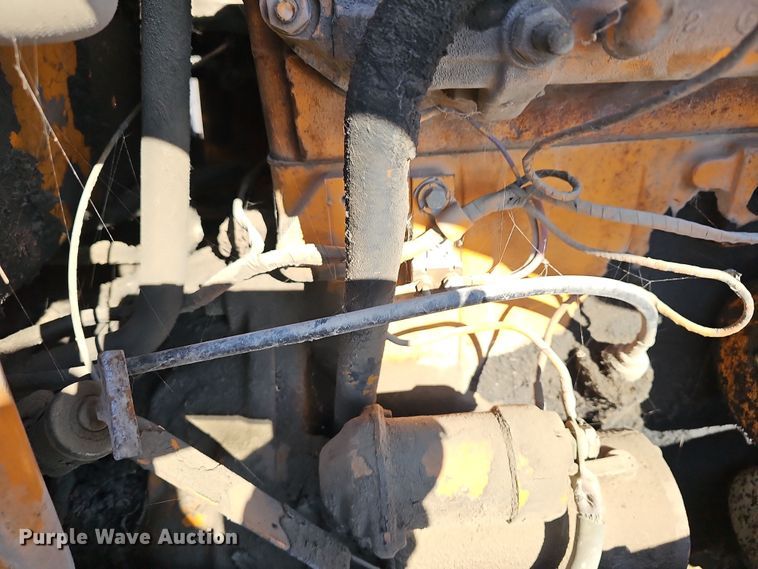 image for item DR5910 1981 Case 480D  landscape tractor