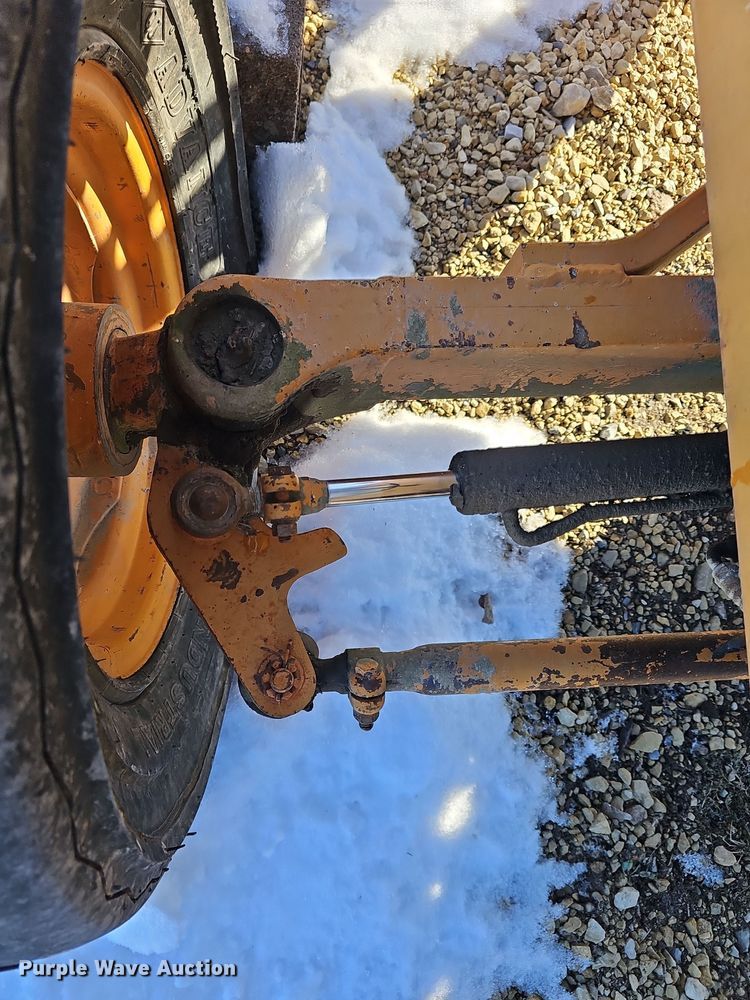 image for item DR5910 1981 Case 480D  landscape tractor