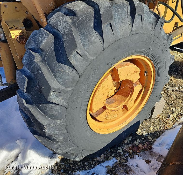 image for item DR5910 1981 Case 480D  landscape tractor