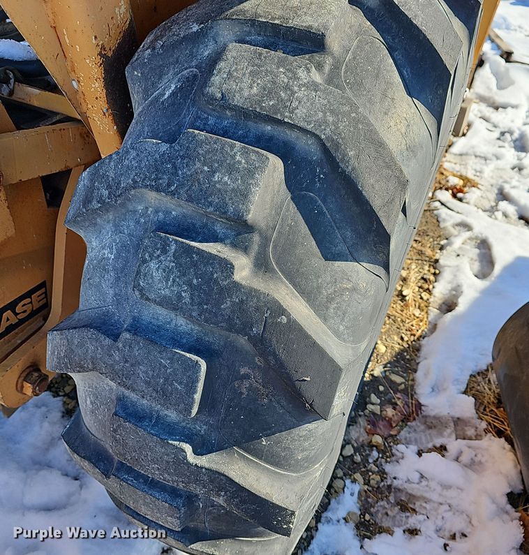 image for item DR5910 1981 Case 480D  landscape tractor